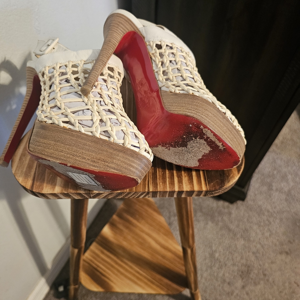 Vintage Louboutins Slingback Mules in Cream - Picture 8 of 10